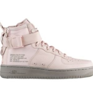 Nike Mid AF1 SF CORAL